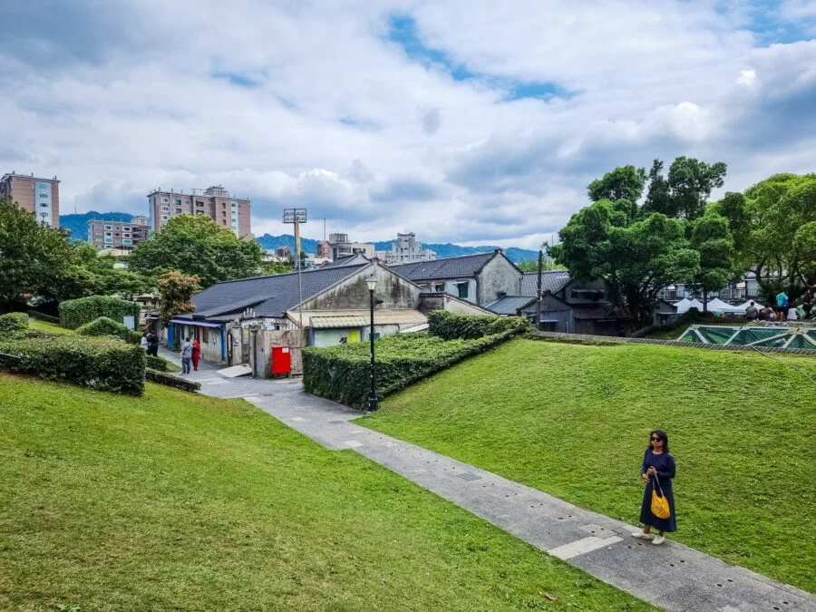 lawn shape roofs 44 south village taipei