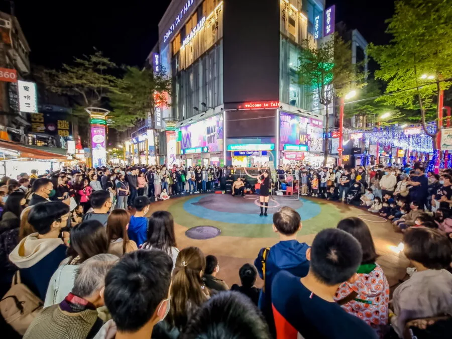 performance artist street ximending taipei