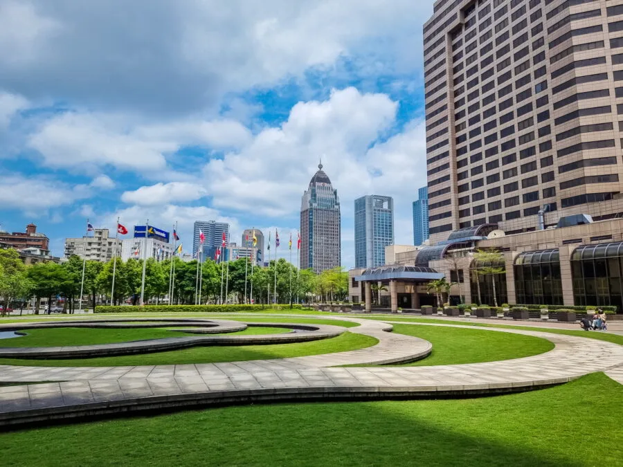 place in front of grand hyatt taipei taiwan