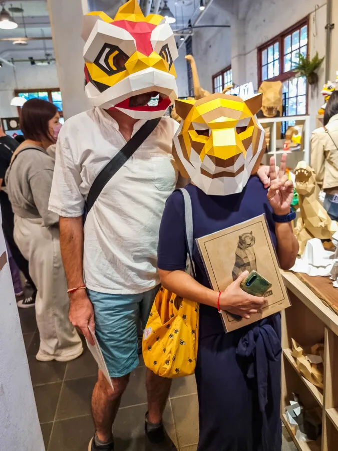 photo pose with masks ask creative hushan taipei