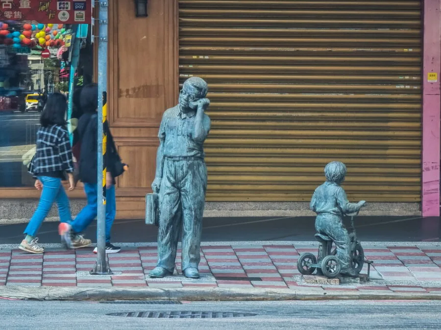 sculpture street taipei taiwan