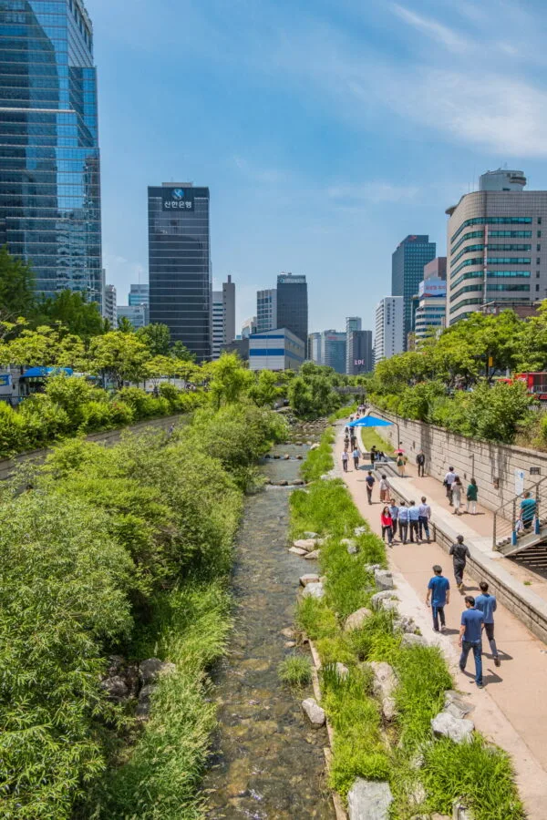 view stream Cheonggyecheon Seoul