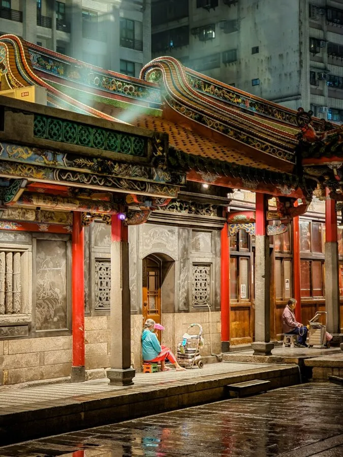 cloister longshan temple taipei