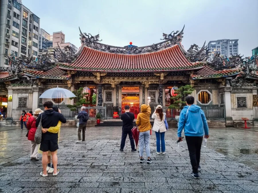 entrance to longshan temple taipei