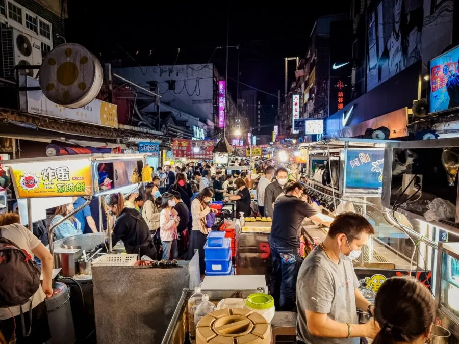 rahoe street night market taipei