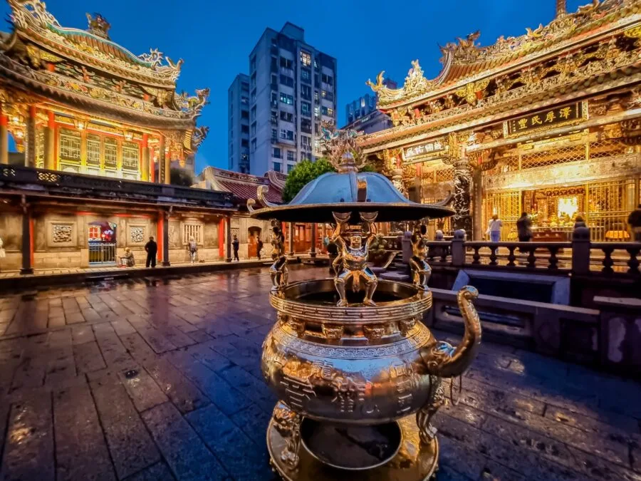 night falling longshan temple taipei