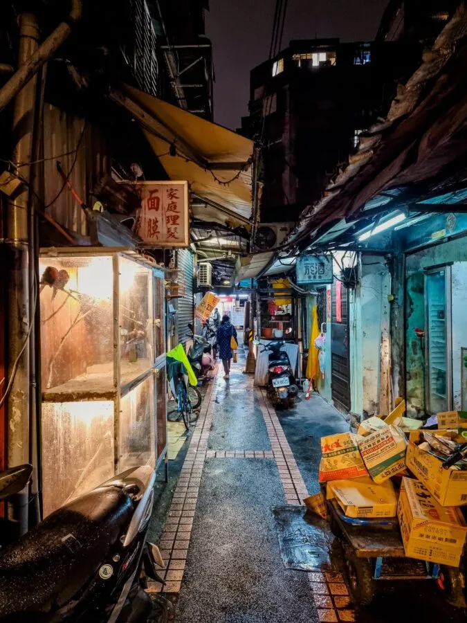 small street night market guangzhou taipei