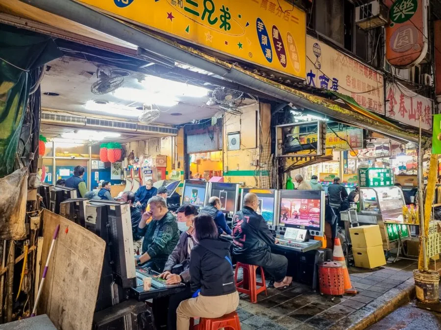 guangzhou taipei night market game room
