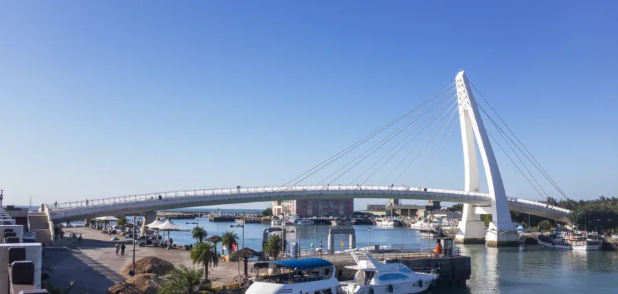 tamsui lover's bridge