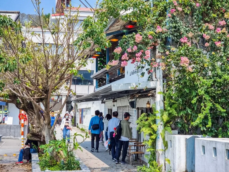 stroll quay harbor hobe tamsui new taipei taiwan