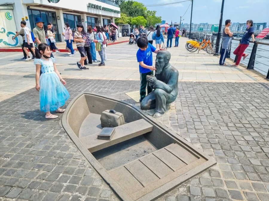 boat sculpture and mackay tamsui quay new taipei taiwan