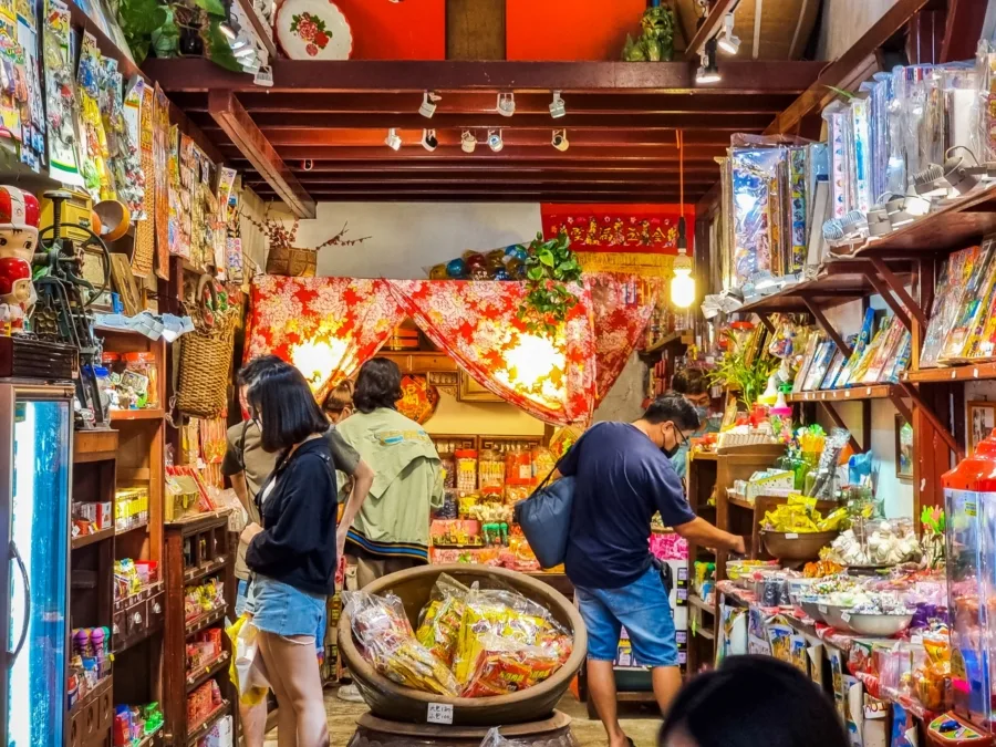 jiufen old street souvenir shop