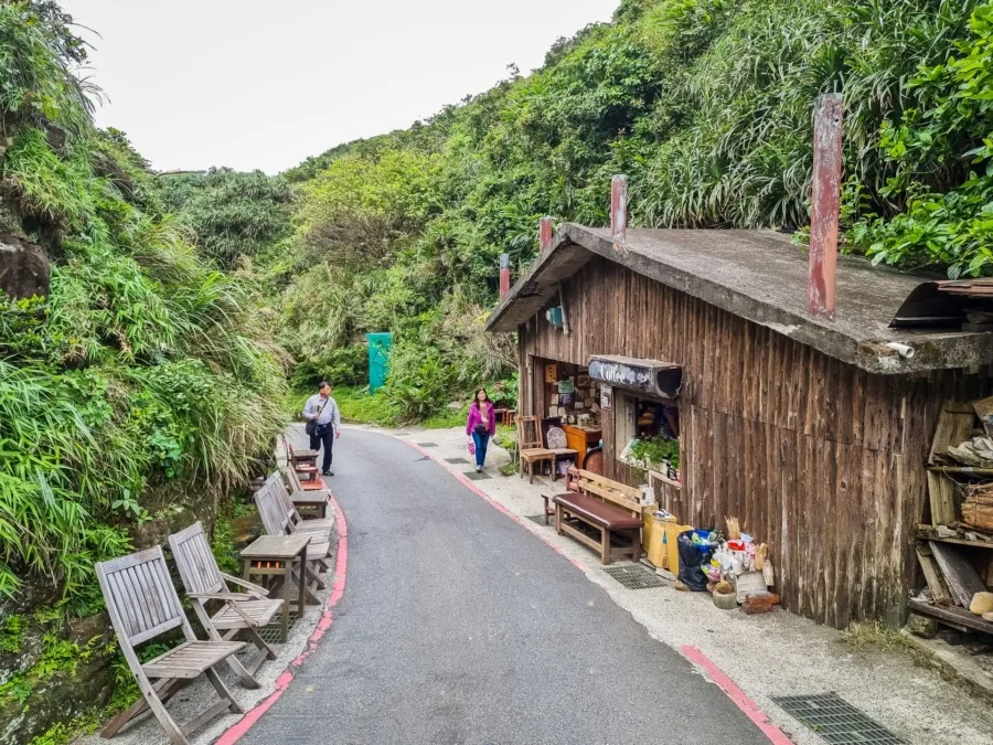 wood house local coffee bitoujiao trail north taiwan