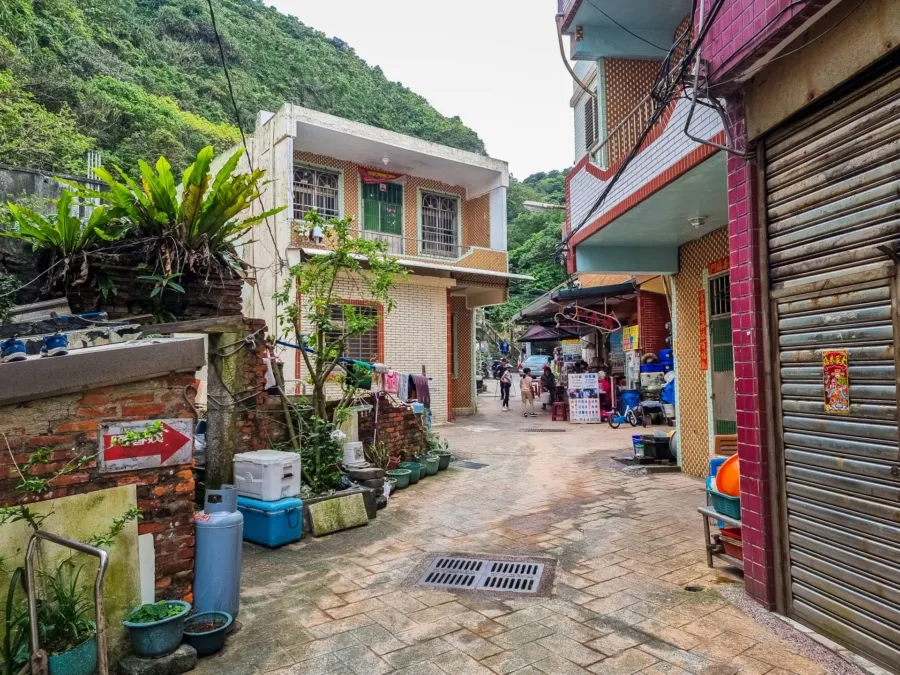 passage to bitou hiking trail north taiwan
