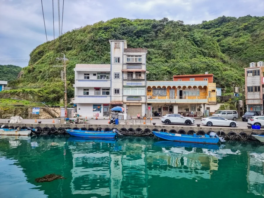 reflection fishing port bitou north taiwan