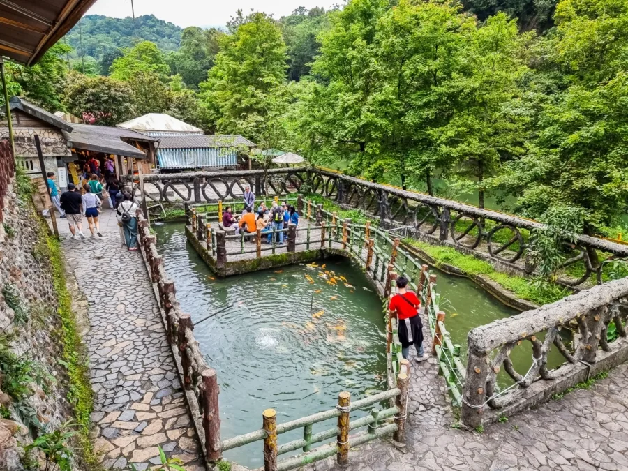 shifen taiwan high fall facilities