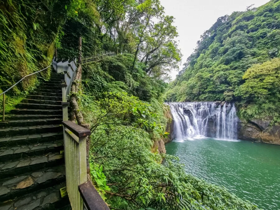 staircase bordering shifen waterfall taiwan