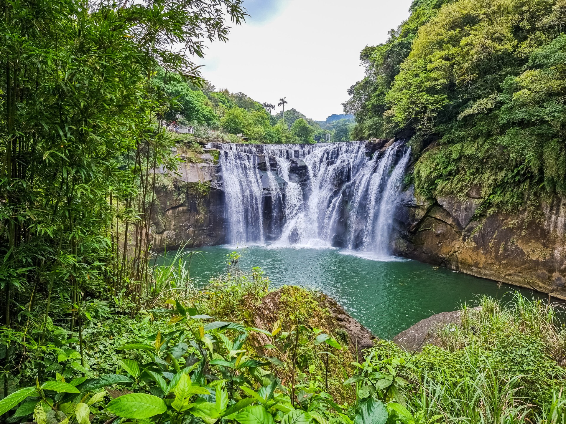 shifen waterfall taiwan