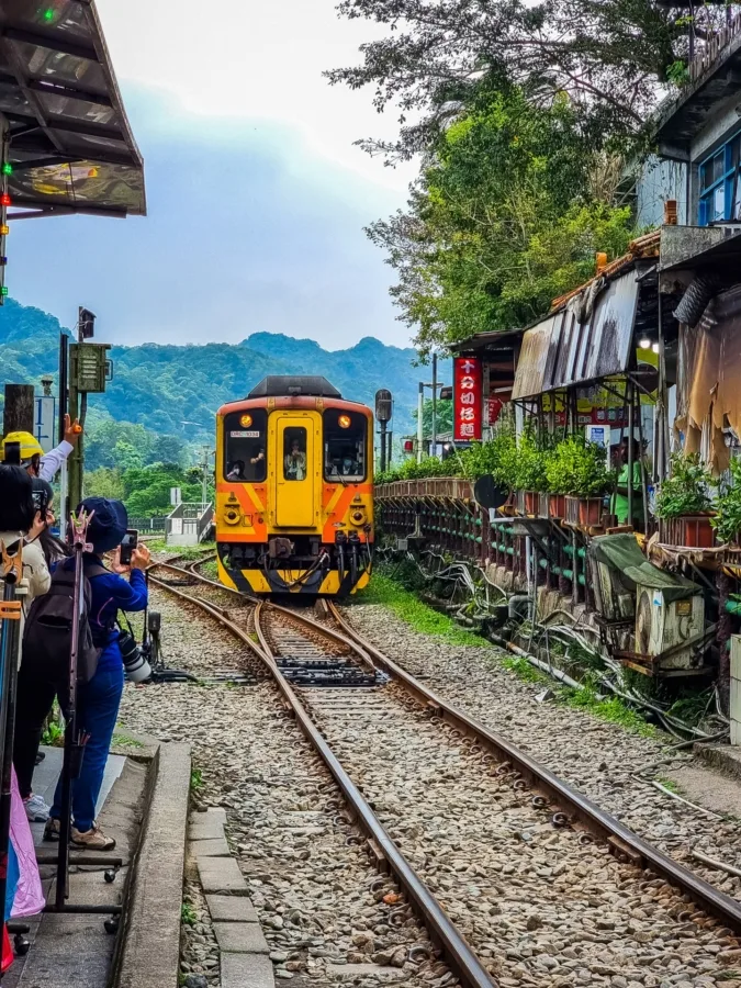 train passing through shifen taiwan