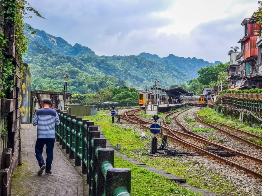trains shifen new taipei north taiwan station