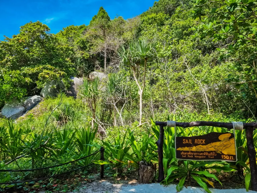 sign indicating viewpoint on ko similan