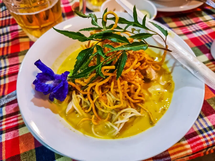 khao soi dish thailand