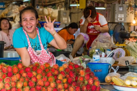au marché couvert de mukdahan - thailande