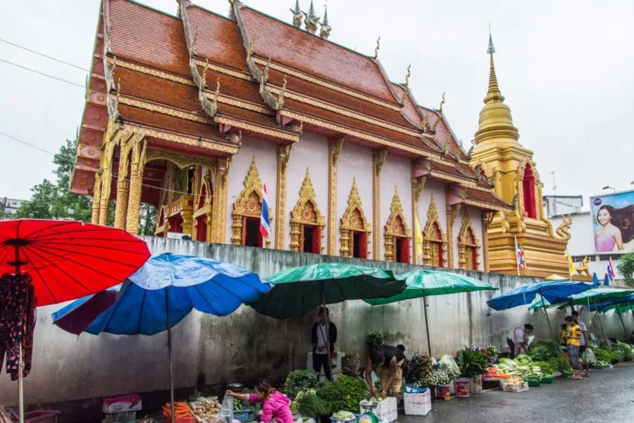 wat mung muang near chiang rai municipal market