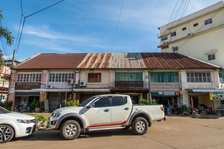alignements maisons paksé laos