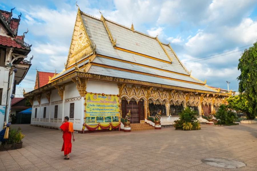 batiment secondaire au wat luang paksé laos