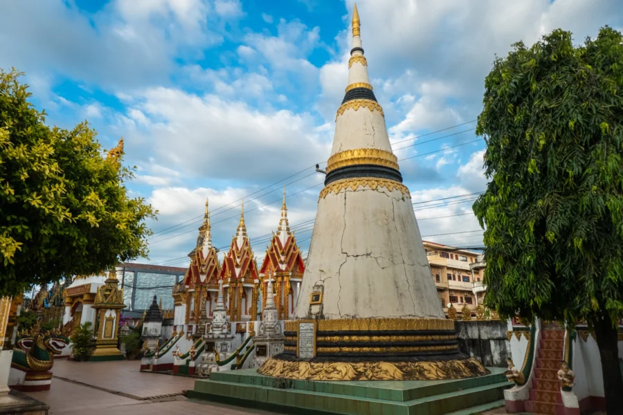 chedi au wat luang paksé laos