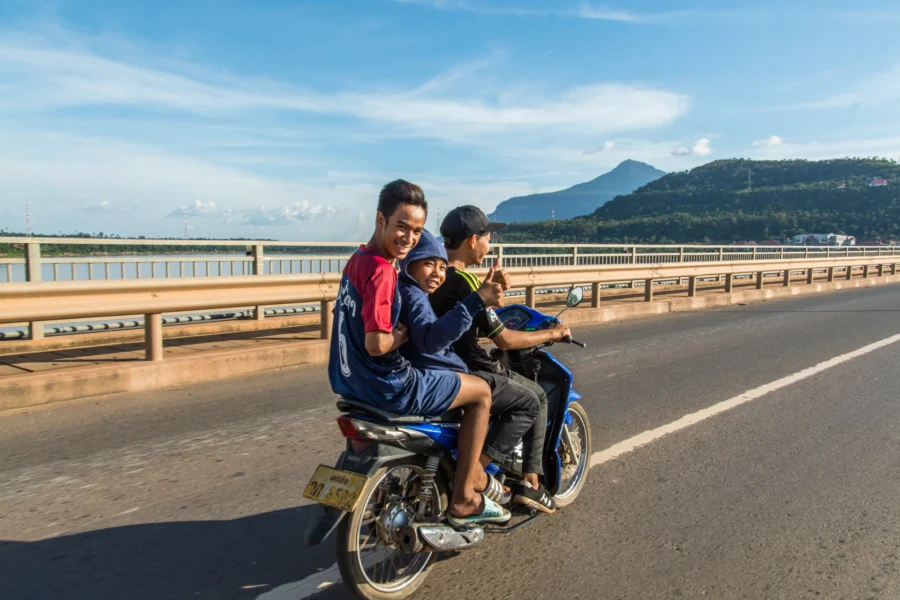 on the way to wat phousalao paksé laos