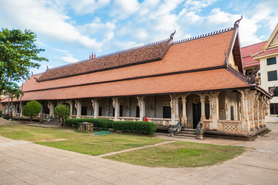 long batiment au wat luang paksé laos