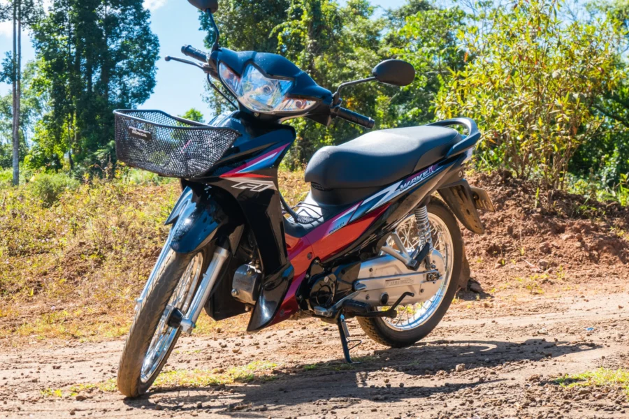 moto de location depuis paksé plateau des bolovens