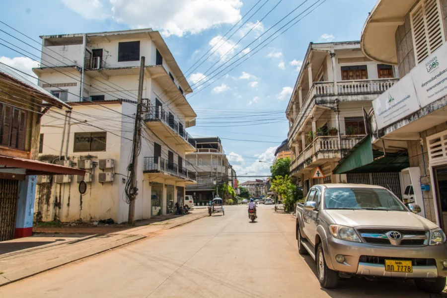 rue de paksé au laos