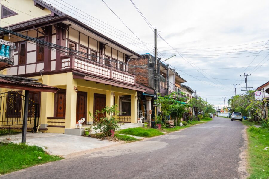 rue principale de champassak laos