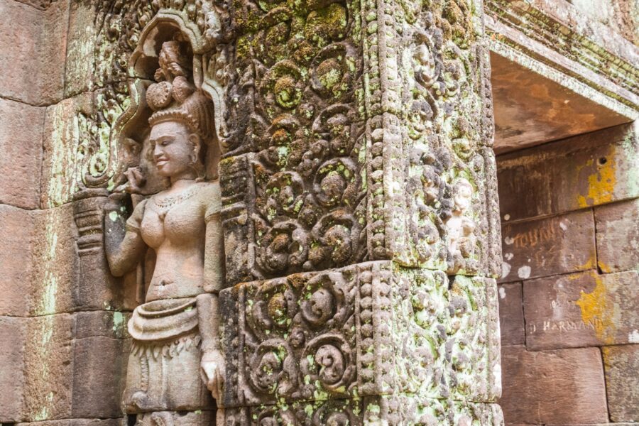 sculpture femme vat phou champassak laos