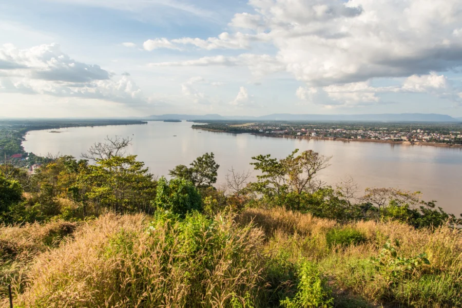 vue sur mekong depuis wat phousalao paksé
