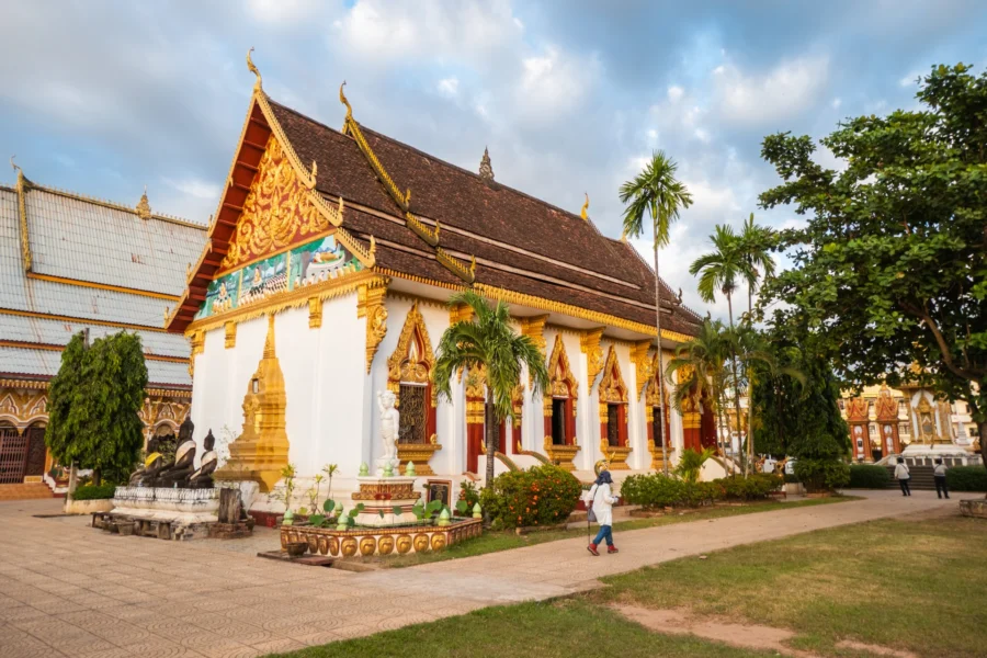 wat luang paksé laos