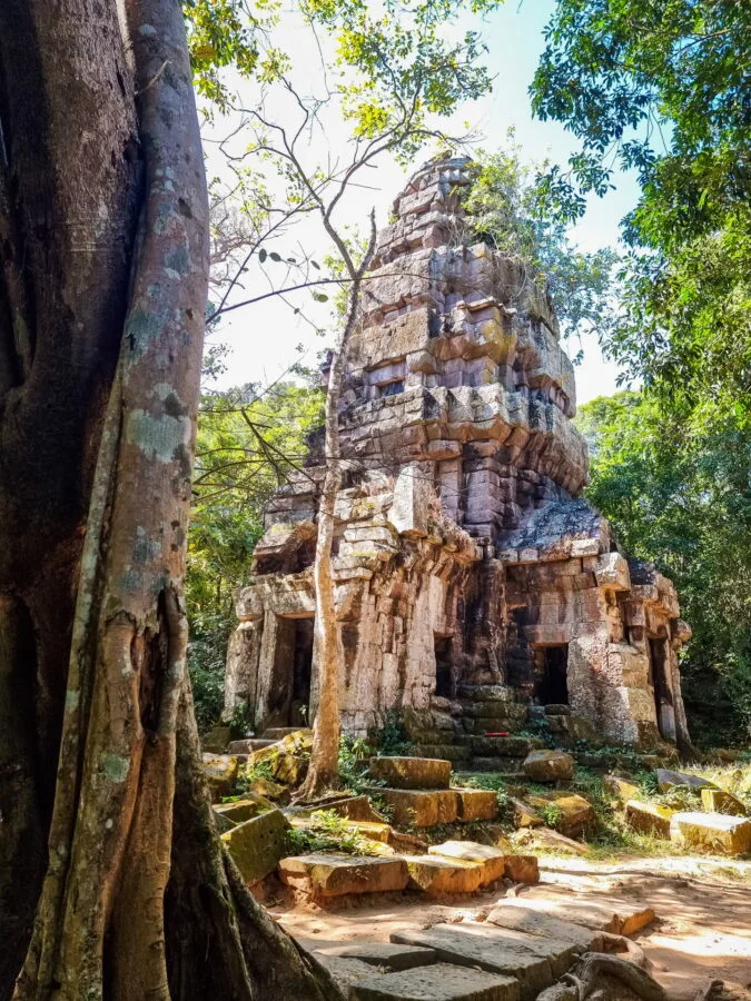 prang du prasat ta kwai border thailand cambodia