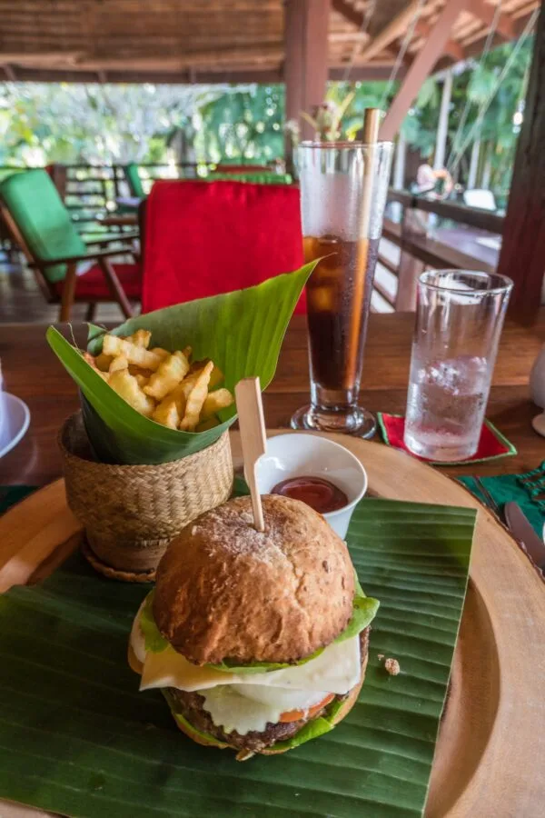 burger at madness lodge don daeng champassak laos