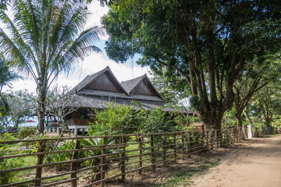 la folie lodge don daeng champassak laos