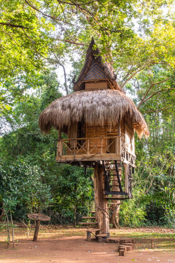 maison sur piloti pha suam waterfall plateau des bolovens laos