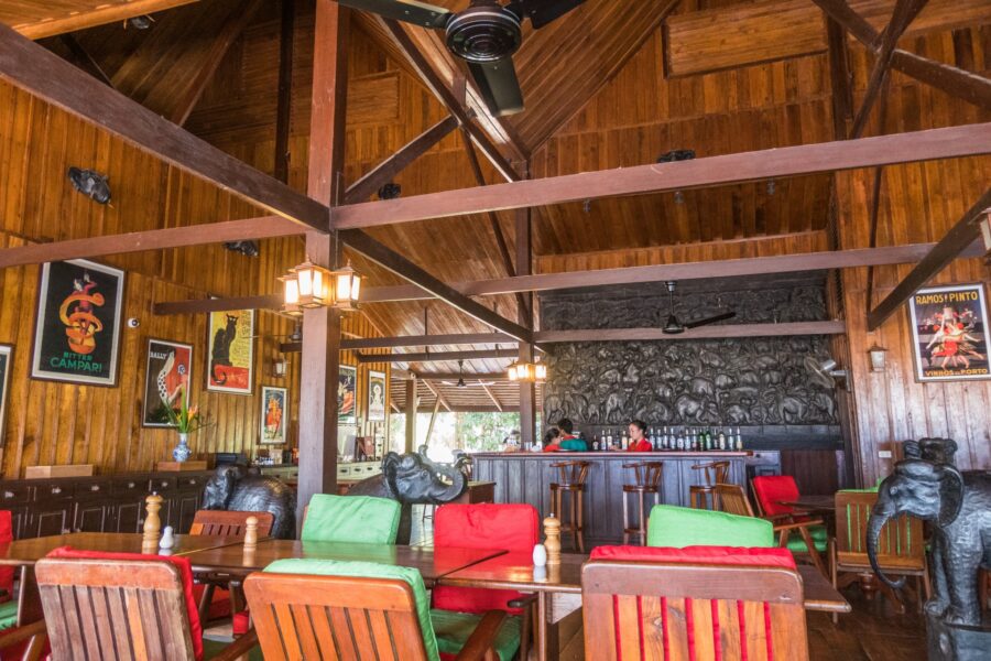 restaurant du folie lodge don daeng champassak laos