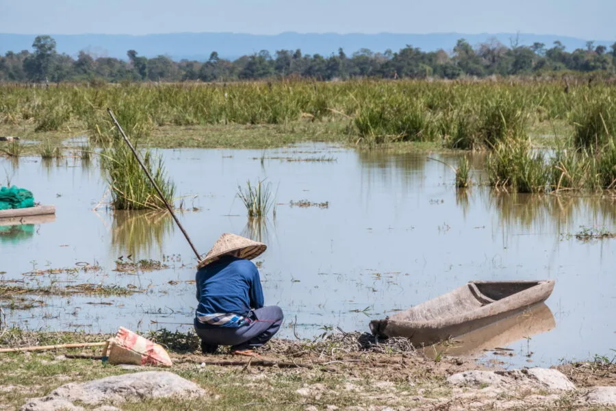 lakeside ban khiet ngong laos