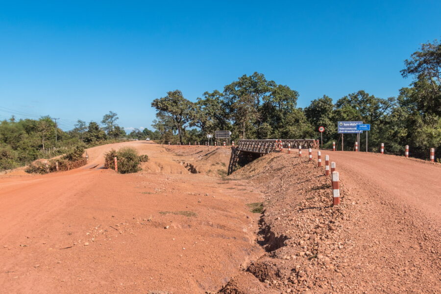 pont sur route entre attapeu et sanamxai sud laos