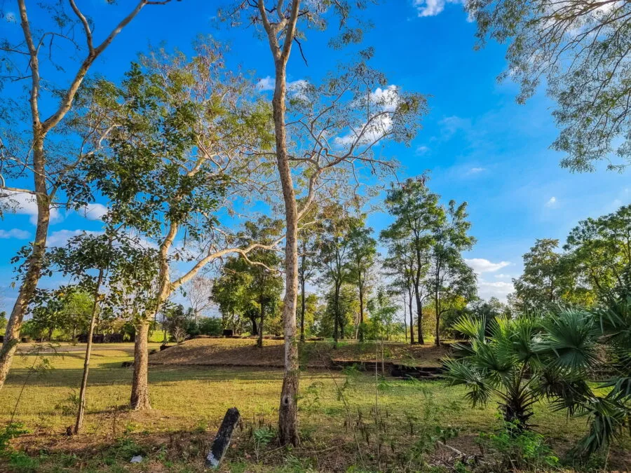 noen oraphim a côté de prasat phnom wan nakhon ratchasima