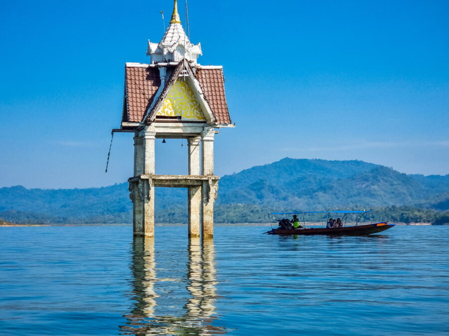 ancienne tour underwater temple lac sangkhlaburi