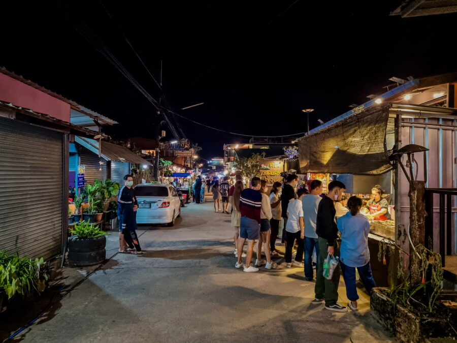 ban i tong market de nuit pilok