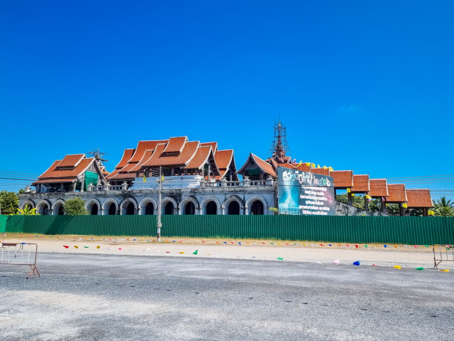 batiment annexe au wat luang phor toh nakhon ratchasima